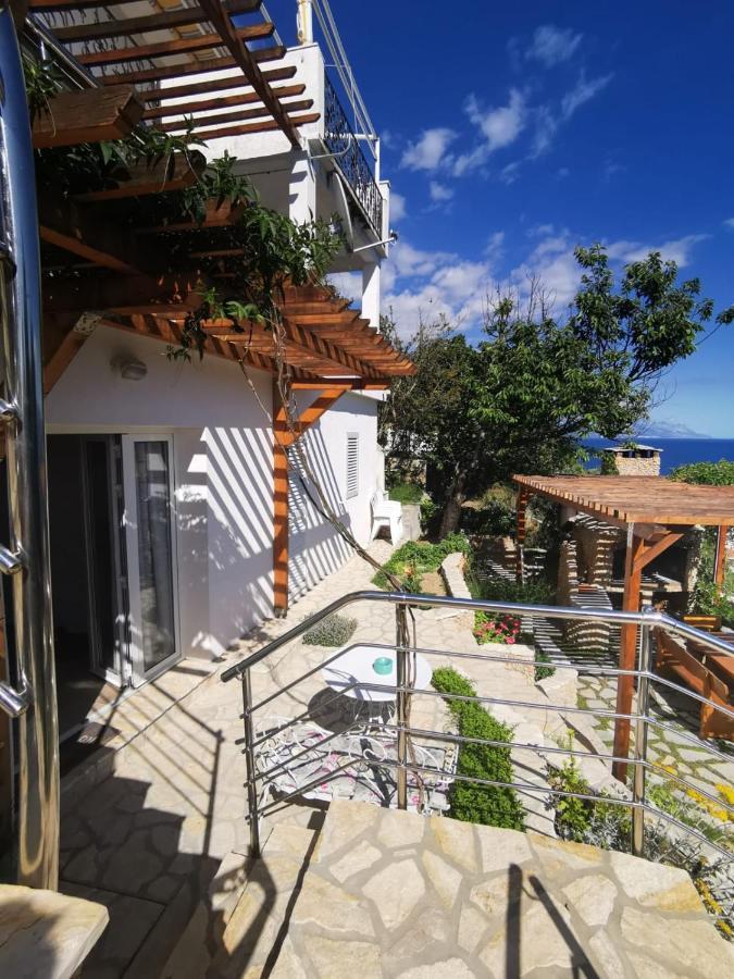 Apartments By The Sea Mimice, Omis - 14230 Kültér fotó