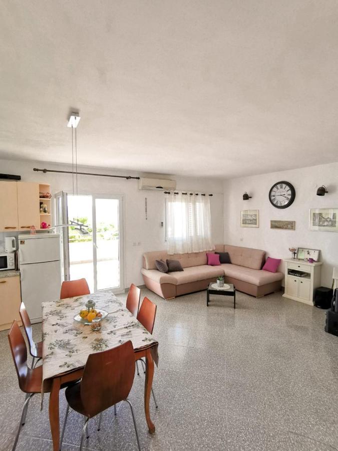 Apartments By The Sea Mimice, Omis - 14230 Kültér fotó